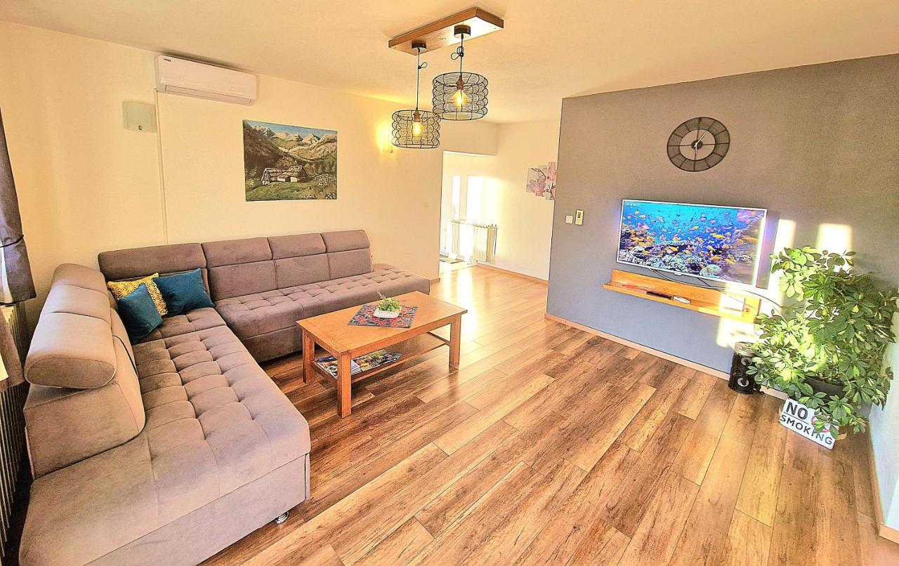 Holiday Home Melani Sinac المظهر الخارجي الصورة